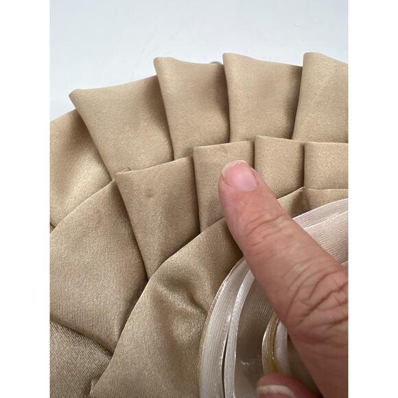 Bijoux Terner Gold Mesh Layered Ruffle Flower Clutch Evening bag no strap - Picture 3 of 8